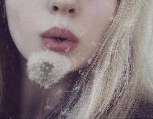 Kvinde med en maelkeboette