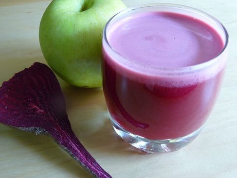 Smoothie aeble og roedbede