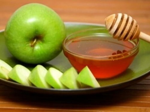 Æble og honning er begge slimløsende midler.
