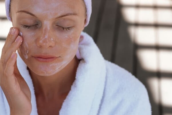 5 olivenolie ansigtsmasker til at forkæle din hud derhjemme