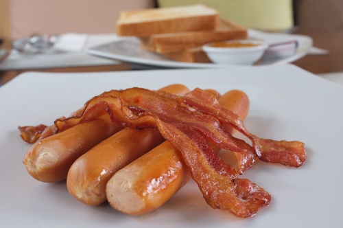 Bacon og poelser