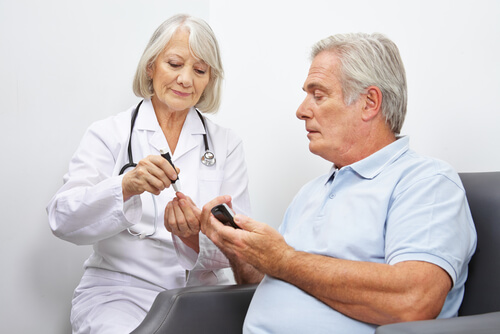 Mand får tjekket advarselstegn på diabetes