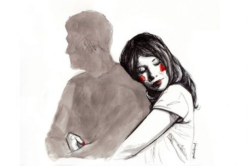 Kvinde krammer en skygge