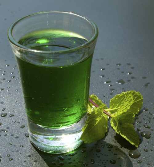 Glas med groent vand