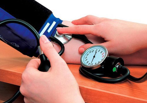 7 naturlige midler til at reducere forhøjet blodtryk