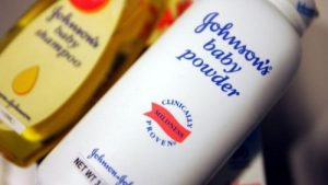 Johnson & Johnson skal betale $417 millioner, da talkum pulver er blevet forbundet med kræft