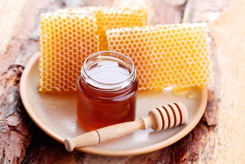 Honning til at behandle indgroede negle