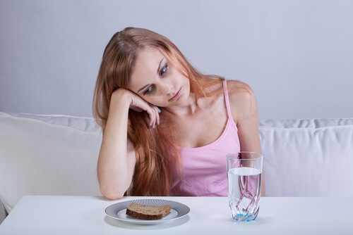 Mangel paa appetit aeggestokkraeft symptomer