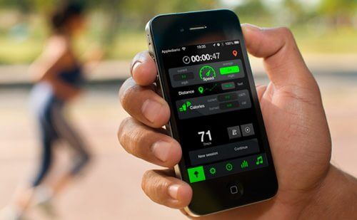 Person der bruger skridttaeller