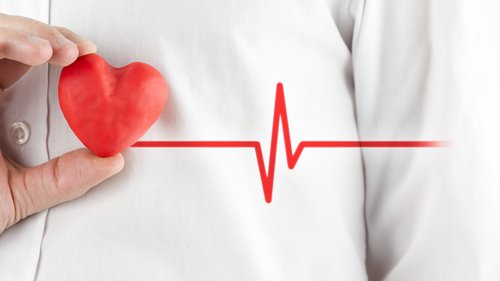Hvordan man skelner mellem et hjerteanfald fra et angst anfald