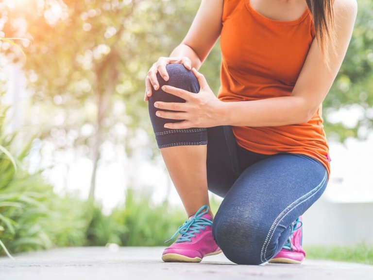 Stræk nu dine arme langs siderne af din krop