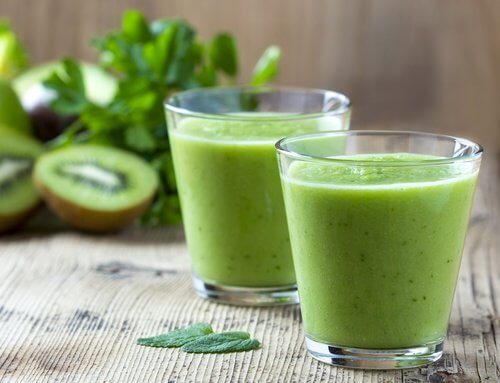 Smoothie med spinat og appelsiner