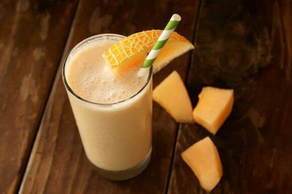Melon smoothie til at komme af med appelsinhud
