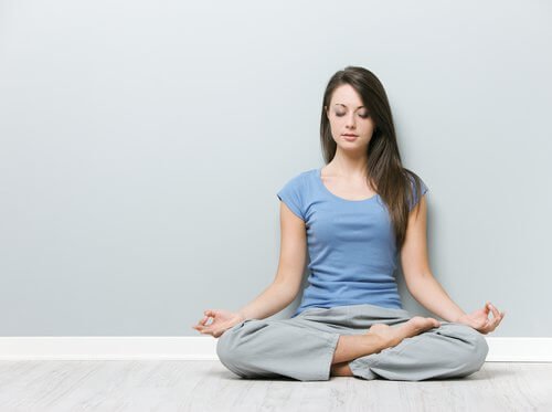 Lotus position med rotationer