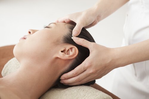 Kvinde der faar massage