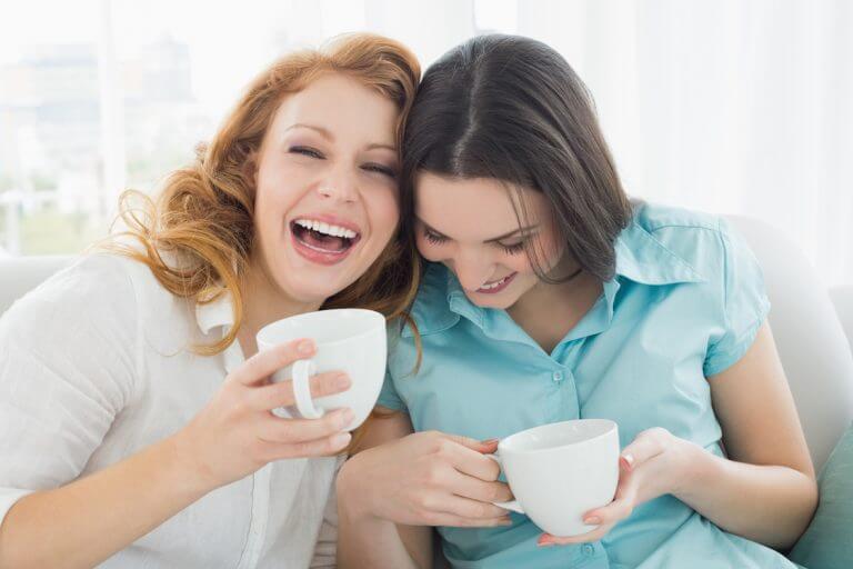 To venindenr drikker kaffe - sund overgangsalder