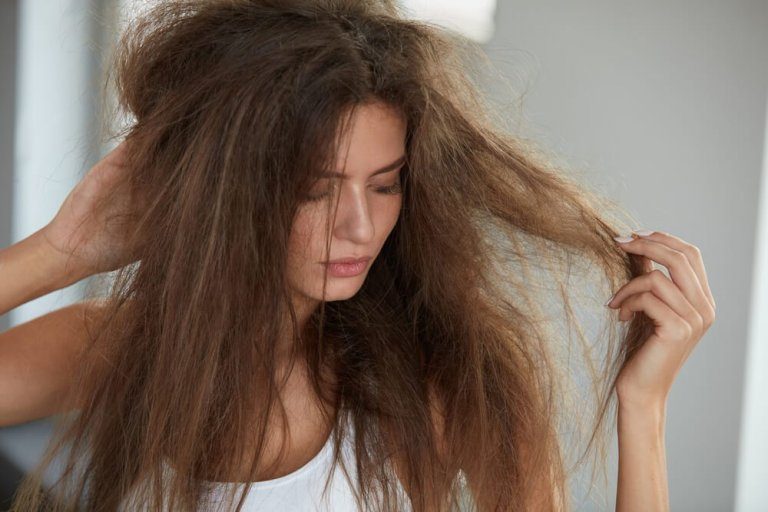 Tilføj dit hår fugt med disse 5 naturlige behandlinger