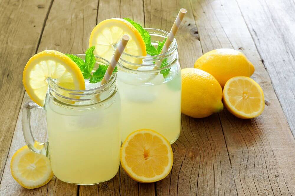 Vand og citron