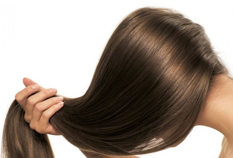 Kvinde med langt haar