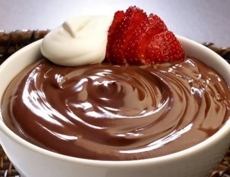 Chokolade med jordbaer