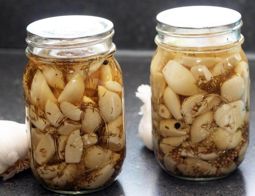 Hvidloeg paa glas - appelsinjuice mod aareknuder