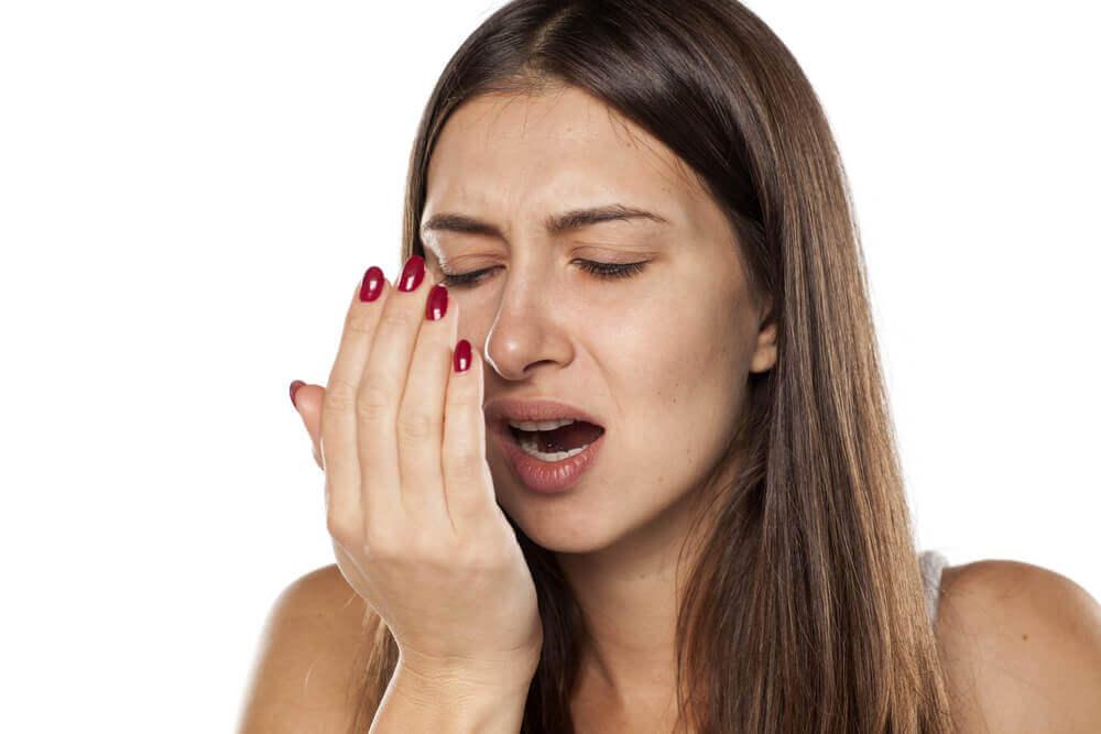 Kvinde med daarlig aande - myntete