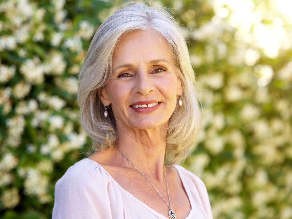 Kvinde med graat haar