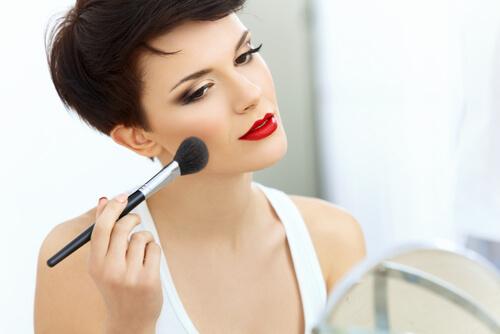 Kvinde med makeup