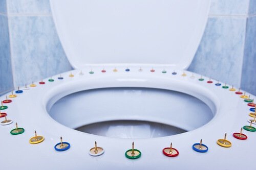 Toiletbraet med tegnestifter