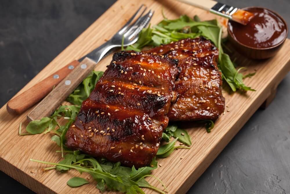 Karameliseret spareribs
