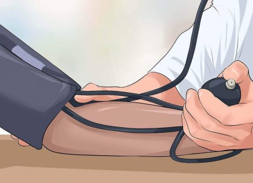 Laege der maaler blodtryk - Oevelser mod forhoejet blodtryk
