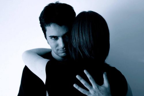 To personer der krammer