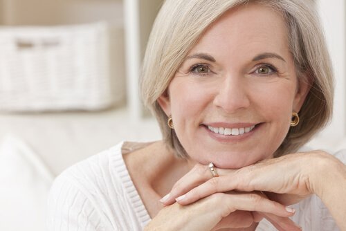 Kvinde i overgangsaldering - hvordan paavirker overgangsalderen hjertesundhed
