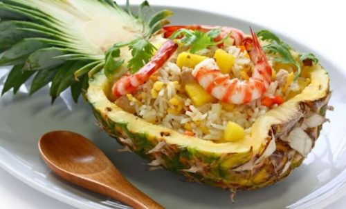 Reje cocktail i en ananas - kurerer forstoppelse