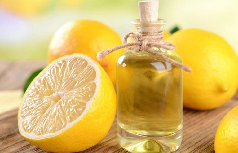 2 måder at lave æterisk citronolie