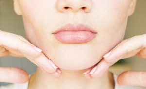 5 øvelser og naturlægemidler til at reducere din dobbelthage