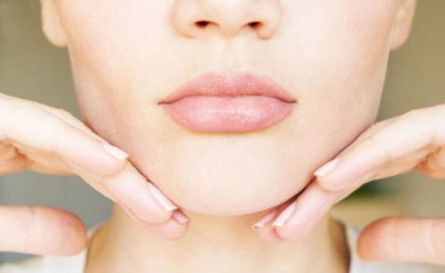 5 øvelser og naturlægemidler til at reducere din dobbelthage 5 øvelser og naturlægemidler til at reducere din dobbelthage