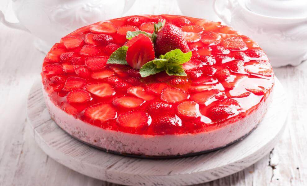 Jordbærkage med gelatine.
