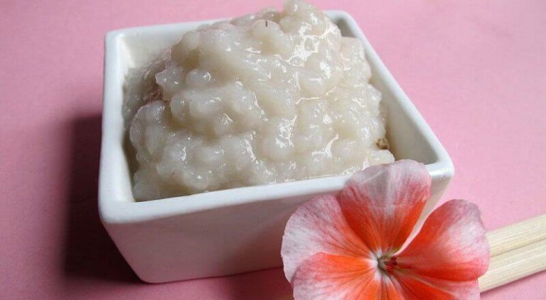 To metoder til at rense din hud med ris