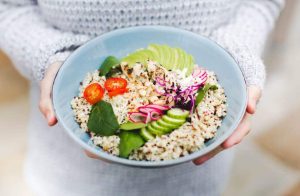 Tre lækre opskrifter på salat med quinoa