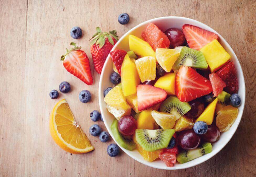 Frugtsalat er en kalorielet middag