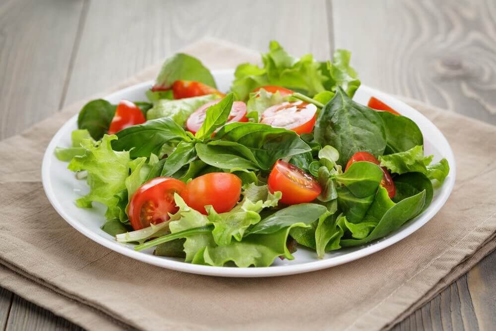 salat på lille tallerken