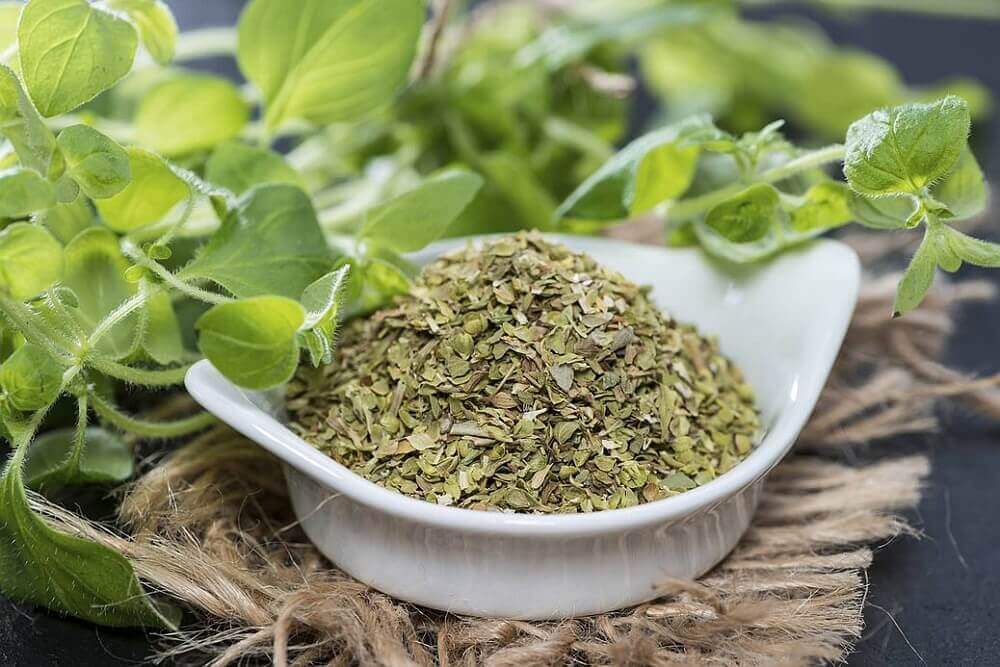 Nogle aromatiske urter, som er en anden god måde at behandle vorter på