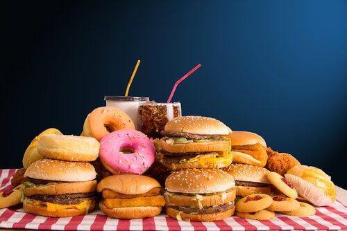 Et bjerg af junkfood