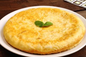Hvordan du laver spansk tortilla med kartofler