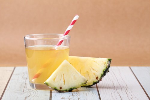 Bedste måde at drikke ananas på