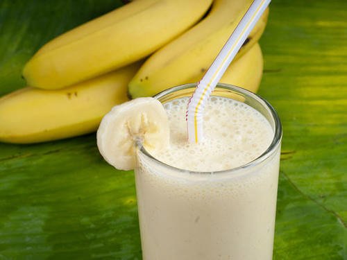 Fibrene i bananer og probiotika i yoghurten er gode for din fordøjelse