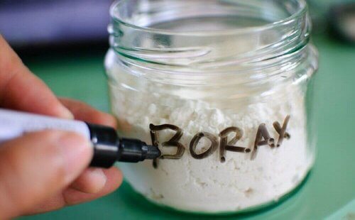 Miljøvenligt vaskemiddel med borax.
