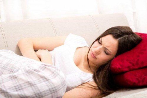 Nogle kvinder oplever kraftige smerter under menstruation