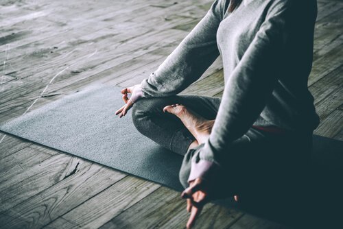 For ro i sindet kan det hjælpe at dyrke yoga